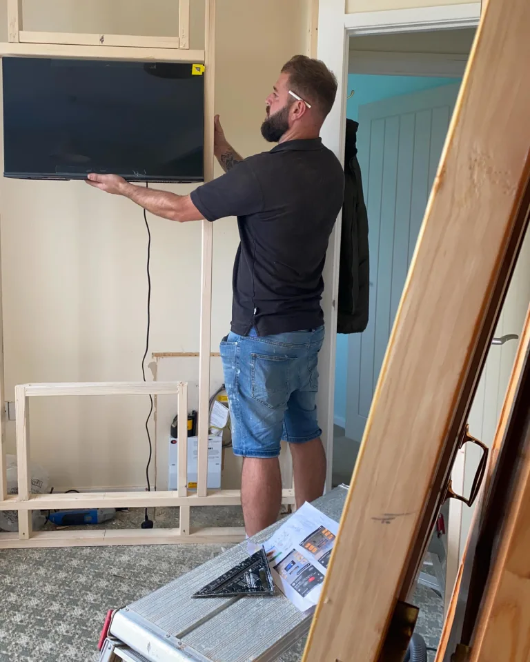 Ivor fitting a media wall